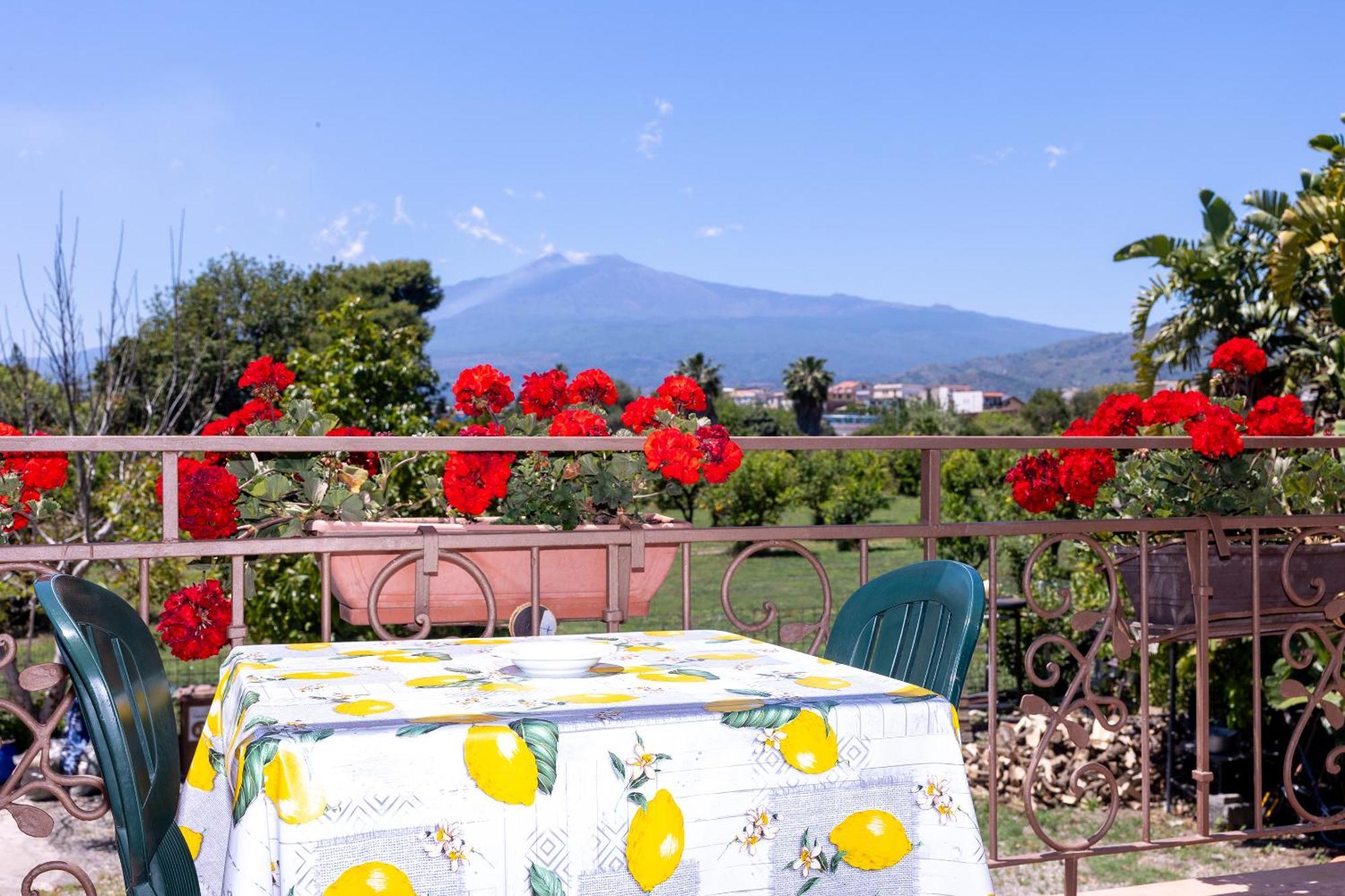 Villa Iris Giardini Naxos Exterior photo